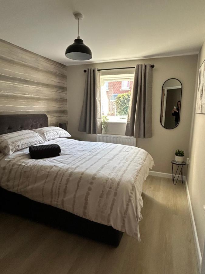 Chapel Court Apartments Cannock Esterno foto